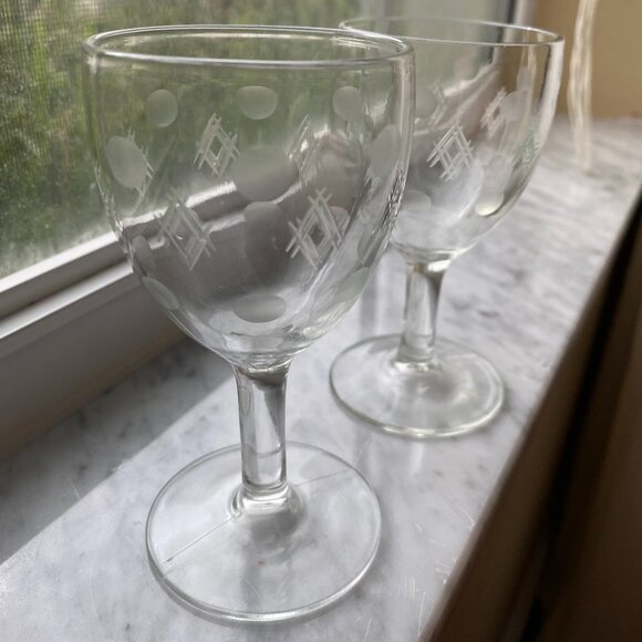 Crystal Cut Etched Diamond & Circle Motif Cordial Vintage Pair Glasses - Picture 4 of 5